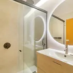 Whome Modern With Great Atmosphere Apartment *